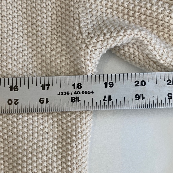 J. Crew Cotton Cable Crewneck Sweater in Cream Small - Picture 5 of 7
